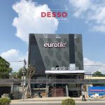 cong-ty-thiet-ke-thi-cong-mat-dung-nhom-aluminium-5-thi-cong-bang-hieu-quang-cao-cao-cap-bang-tam-nhom-duc-lo-desso-eurotile-phu-tho