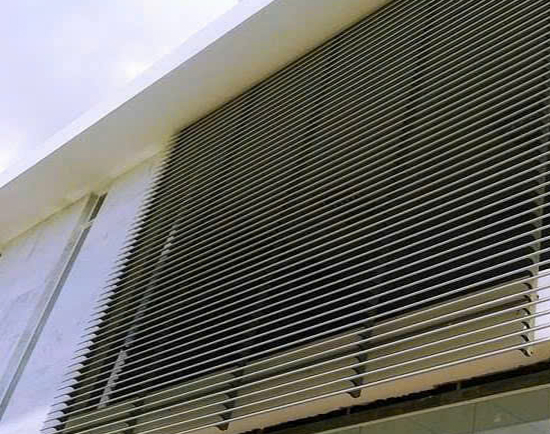 LAM NHÔM CHẮN NẮNG 85C